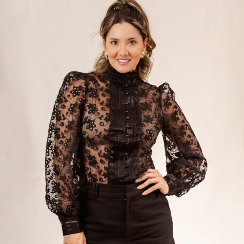 Daniela-Alvarez-Boutique-Ropa-Blusa-negra-cuello-nerú-transparente-detalle-flores-1-2-37